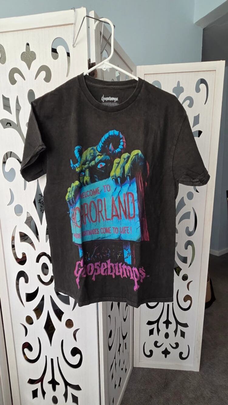 Goosebumps Welcome to Horrorland Graphic Black Retro Horror Shirt Adult S NWOT